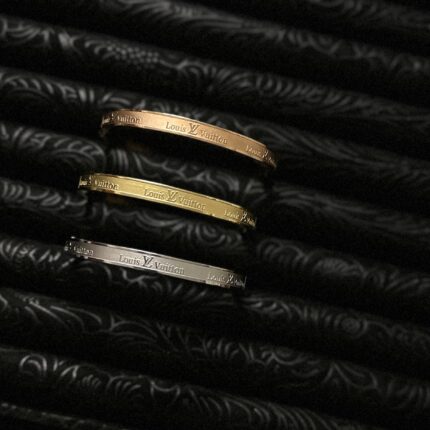 Splurge Accesorio Graceful LV Bangles, Splurge Accesorio, Graceful LV Bangles, Jewelry, LV Bangles, Fashion Accessories, Women's Jewelry, Splurge Accesorio, Accessory, Elegant Jewelry, Stylish Bangles, Modern Jewelry, Trendy Jewelry, Luxury Jewelry, Jewelry Collection, Rose Gold Bangles, Gold Bangles, Silver Bangles