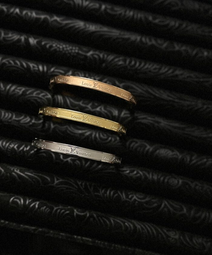 Splurge Accesorio Graceful LV Bangles, Splurge Accesorio, Graceful LV Bangles, Jewelry, LV Bangles, Fashion Accessories, Women's Jewelry, Splurge Accesorio, Accessory, Elegant Jewelry, Stylish Bangles, Modern Jewelry, Trendy Jewelry, Luxury Jewelry, Jewelry Collection, Rose Gold Bangles, Gold Bangles, Silver Bangles